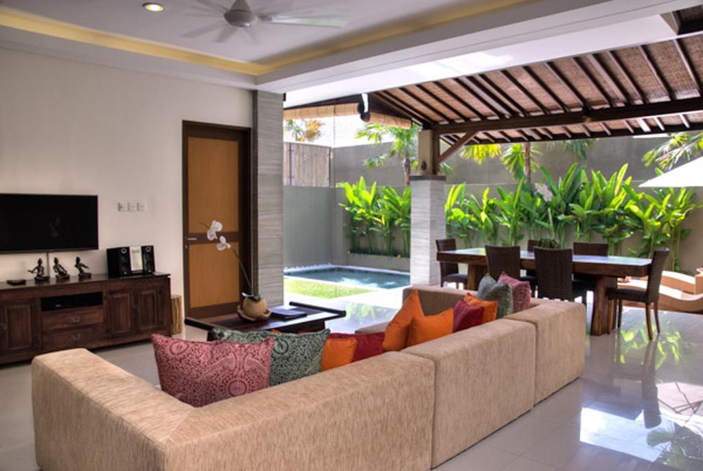 The Kumpi Villas Seminyak Quarto foto